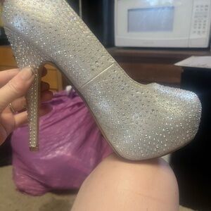 Elegant Silver High Heel Pumps